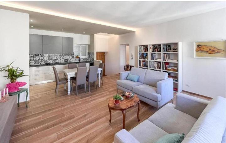 La Casa Del Pittore Squillantini Suite Stia Luaran gambar